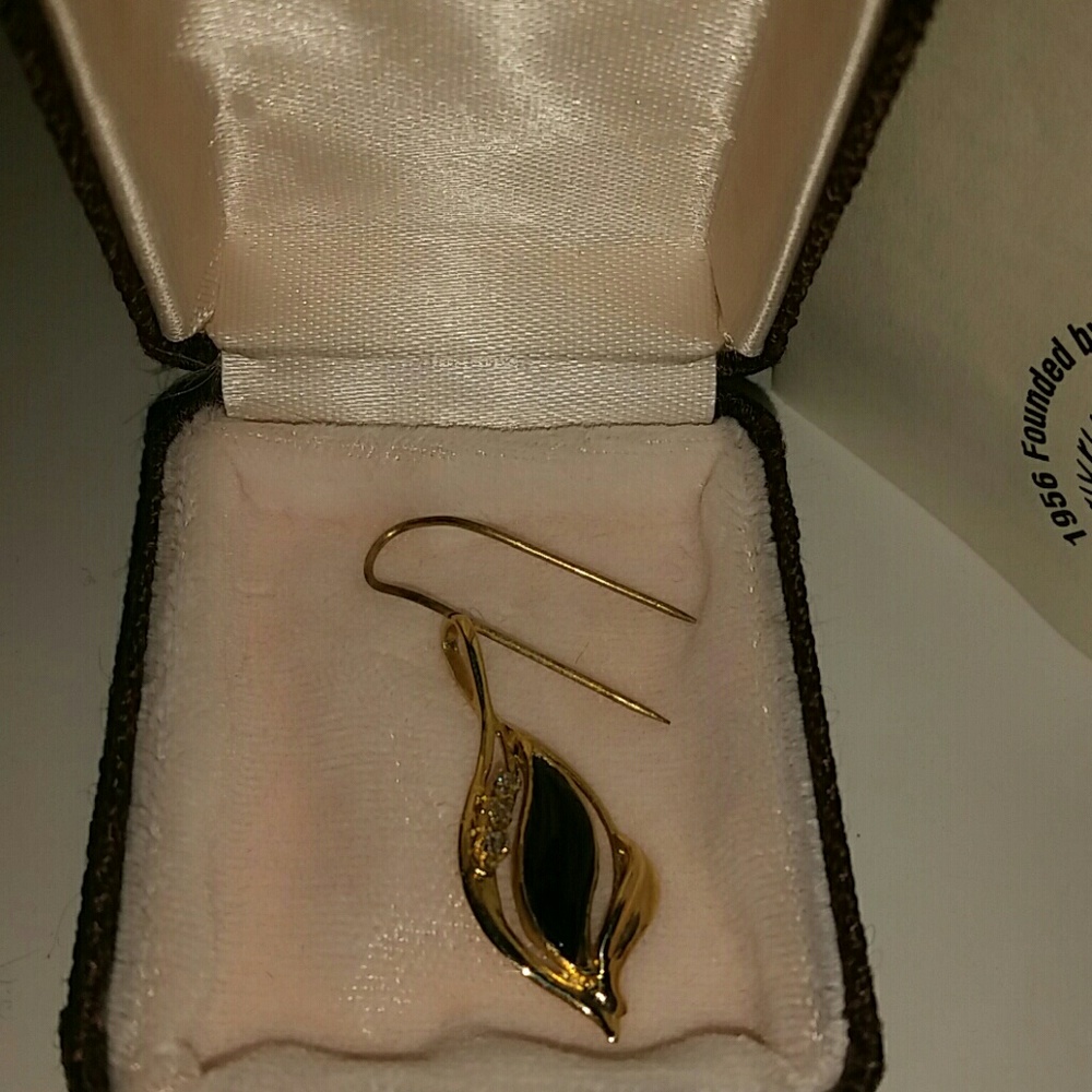Maui Divers Black Coral 14k and diamonds pendant